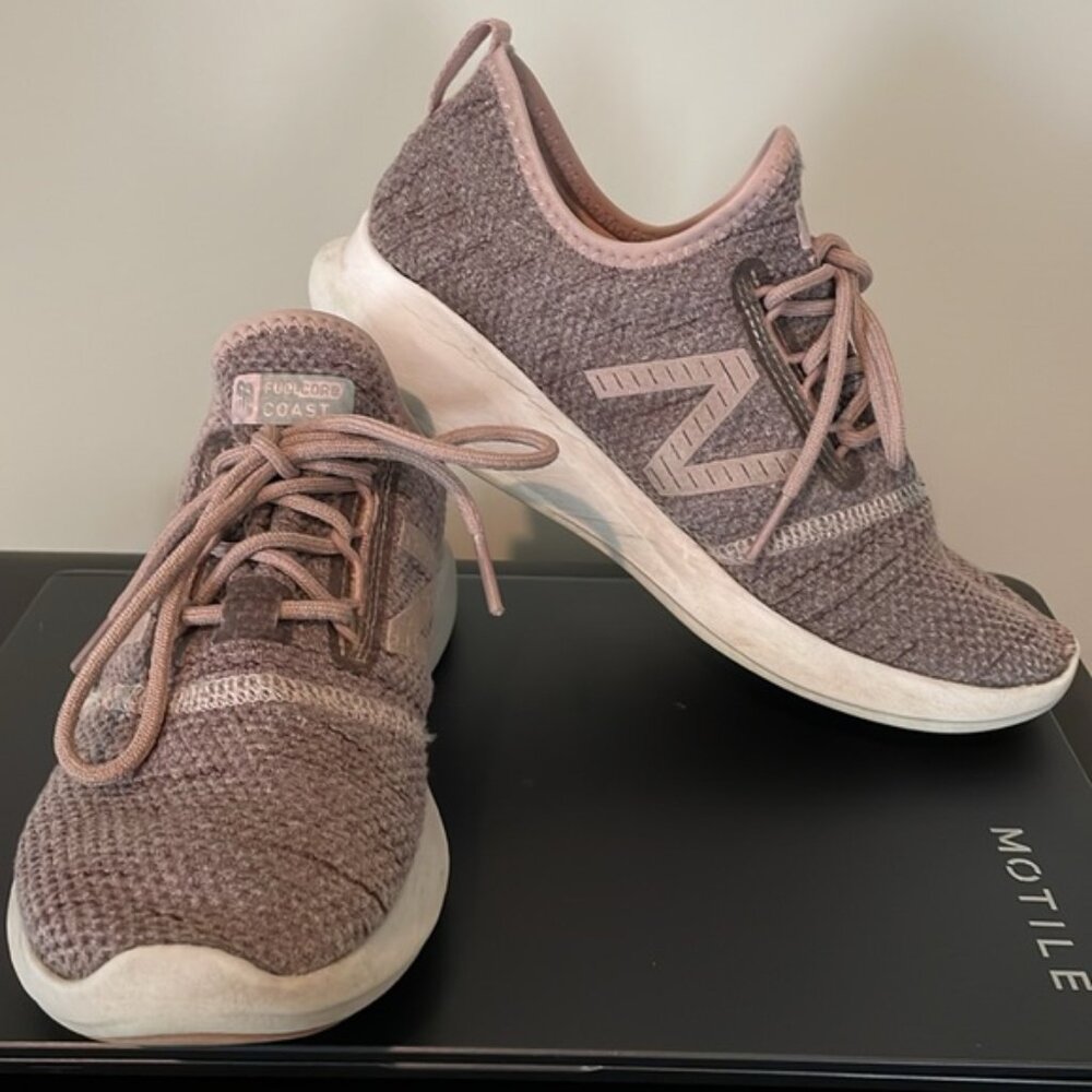 New Balance Womens Size 6 Fuel Core Coast Running Shoes | WCSTLRH4